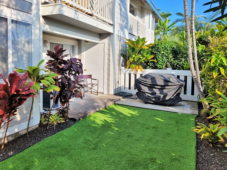 Lanai/yard area has room for BBQ - 75-6081 Alii Dr