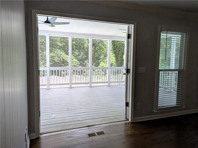 Building Photo - 220 Indian Hills Ct