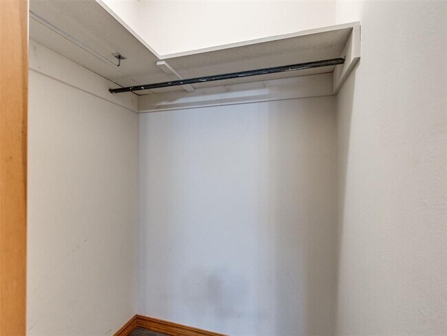 Building Photo - 1639 Westbrooke Terrace