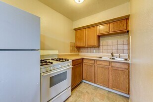 Building Photo - LoHi Haven - Spacious 2 Bedroom Unit | Pri...