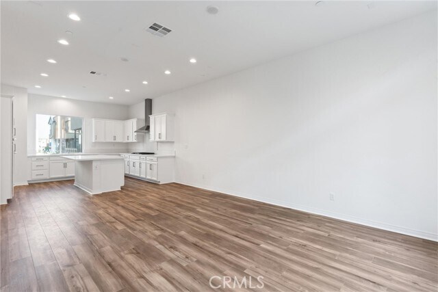 Building Photo - 138 Sawbuck