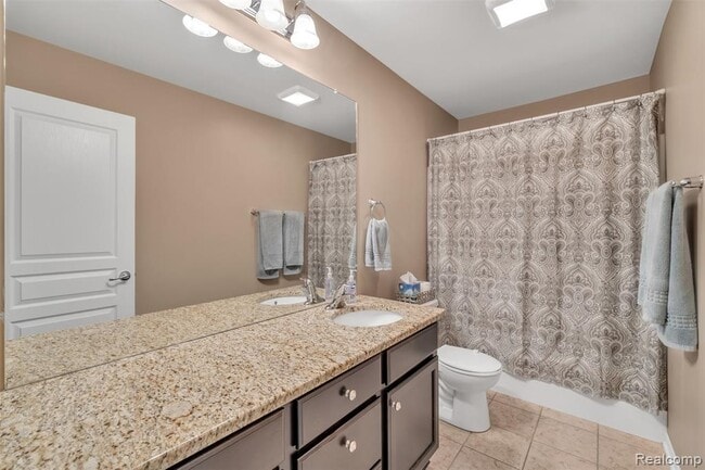 Building Photo - 15745 Diamante Dr