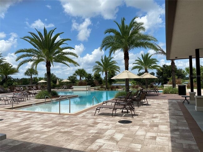 Building Photo - 8019 Glenlloyd Ave