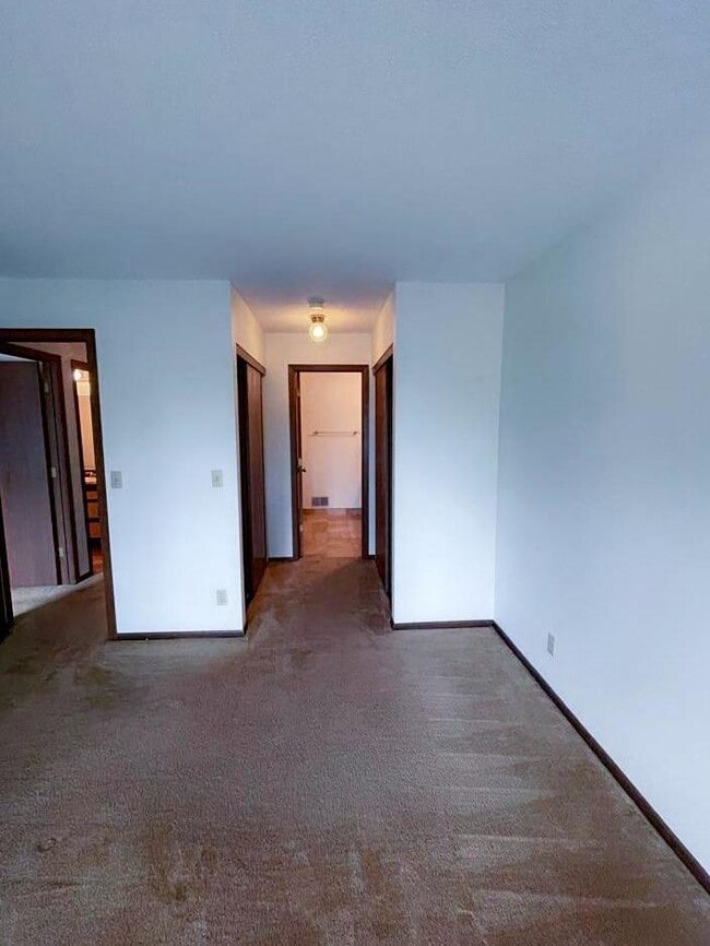 Building Photo - 10943 Sumter Ave S