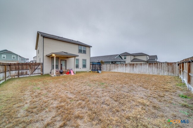 Building Photo - 2421 Ayers Dr