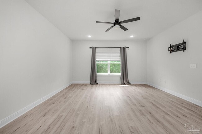 Building Photo - 7814 Burnside Lp