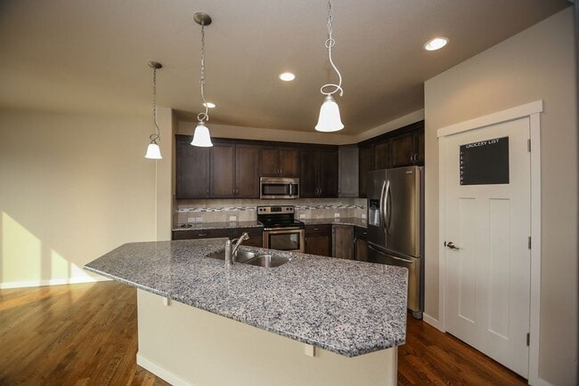 Building Photo - 4 Bedroom Home in Wellington