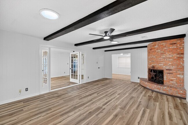 Building Photo - 2821 Metz Dr