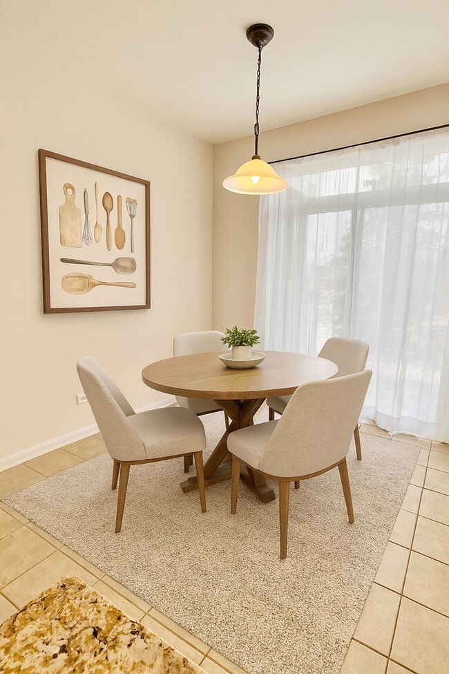 Building Photo - 1829 Crenshaw Cir