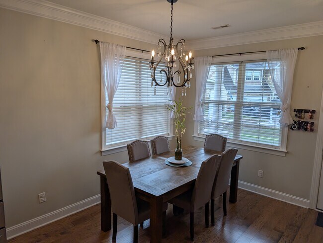 Building Photo - 6 Maxim Ct