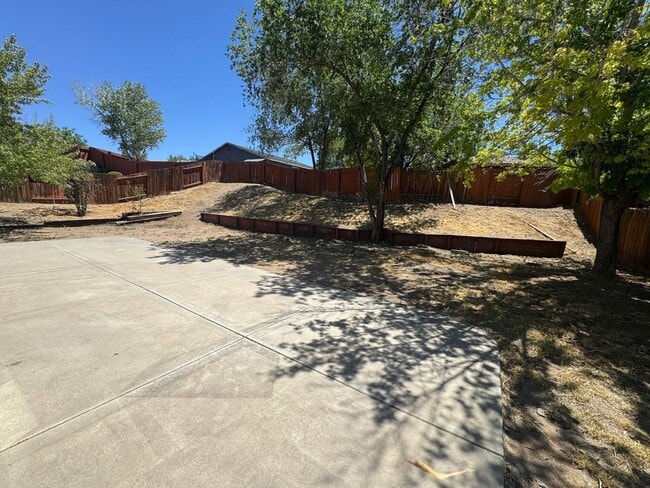 Building Photo - 5726 Dewberry Ct