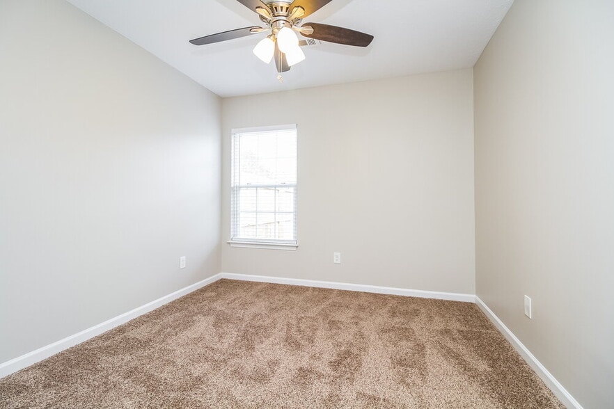 Building Photo - 3014 Deer Trail Dr