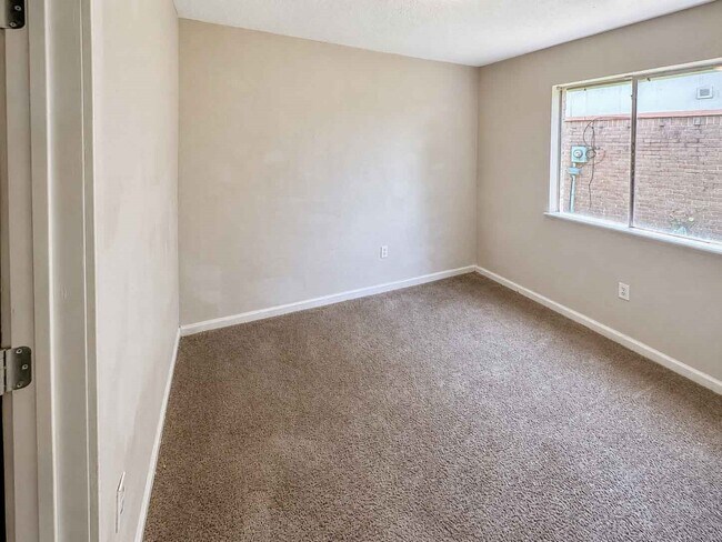Building Photo - 8607 Sherrywood Dr
