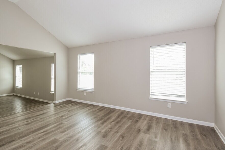 Building Photo - 265 Redding Ridge