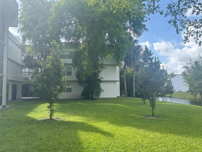 Building Photo - 4235 N University Dr