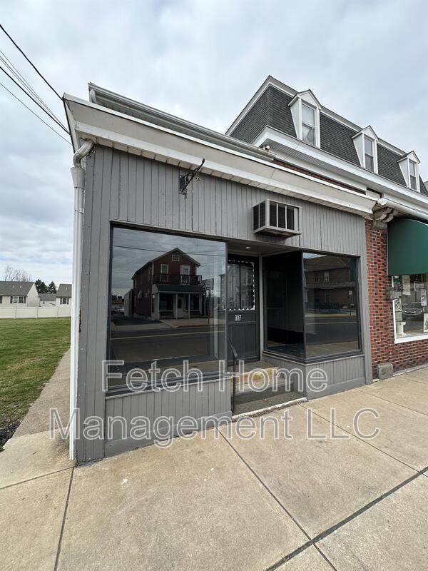 Building Photo - 107 E Main St