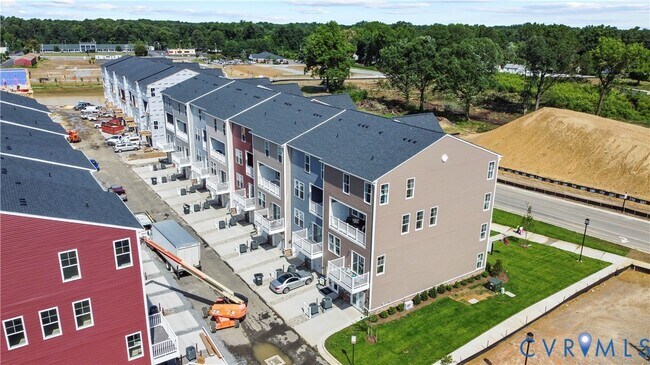 Building Photo - 9252 Magellan Pkwy