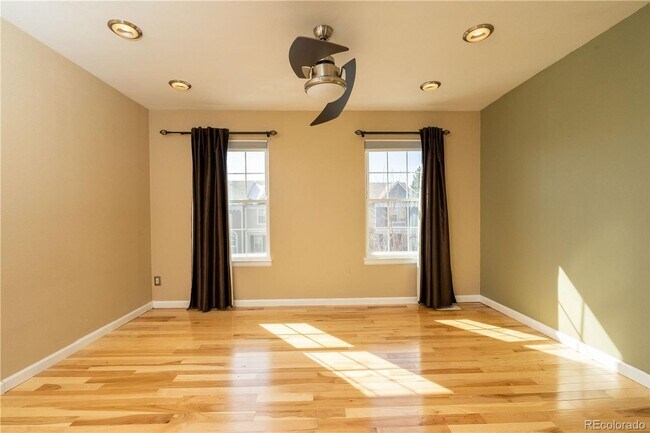 Building Photo - Beautiful Two Bedroom Two Bath Townhome in Indian Creek