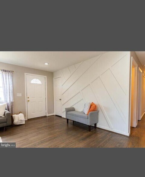 Building Photo - 1206 Quo Ave