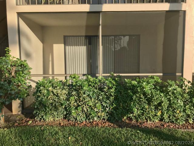 Building Photo - 201 Foxtail Dr