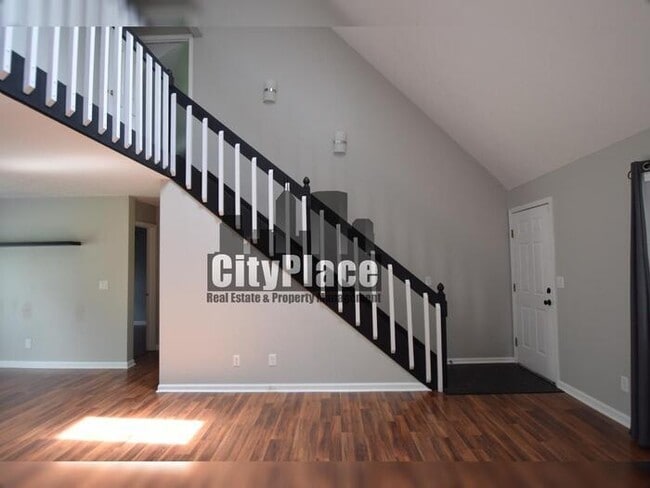 Building Photo - 1442 Maria Ave