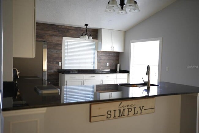 Building Photo - 2212 Stonemill Dr