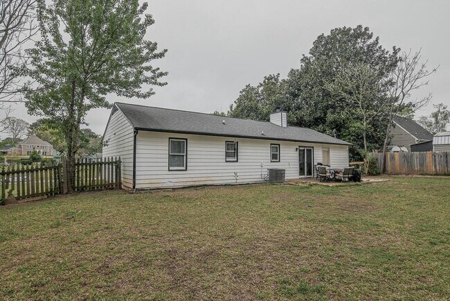 Building Photo - 356 Meadow Trace Dr