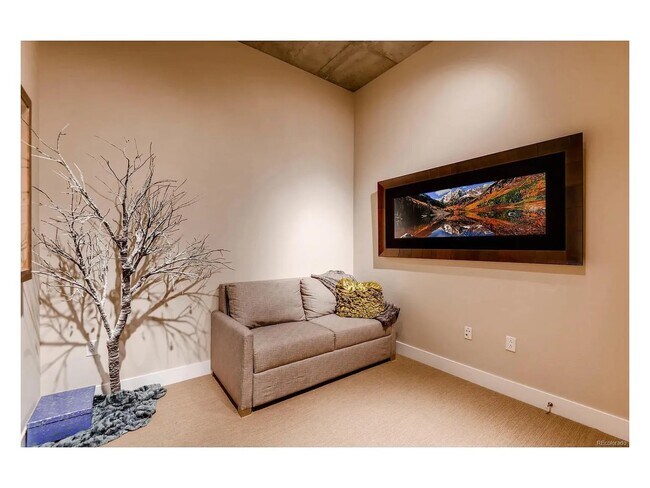 Building Photo - Luxurious penthouse that sits on the top floor overlooking Denver's skyline in the heart of LoHi