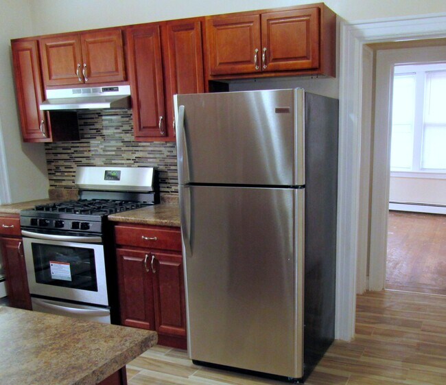 Primary Photo - 47 Watson Ave