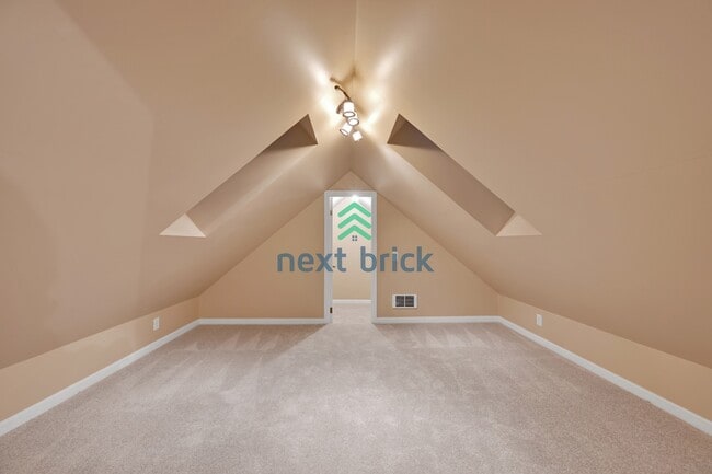 Building Photo - Stunning Bellevue Home for Rent