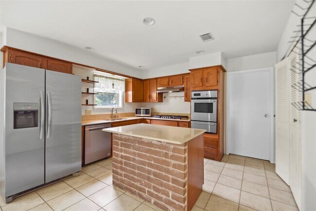 Building Photo - 3607 Cedar Gardens Dr