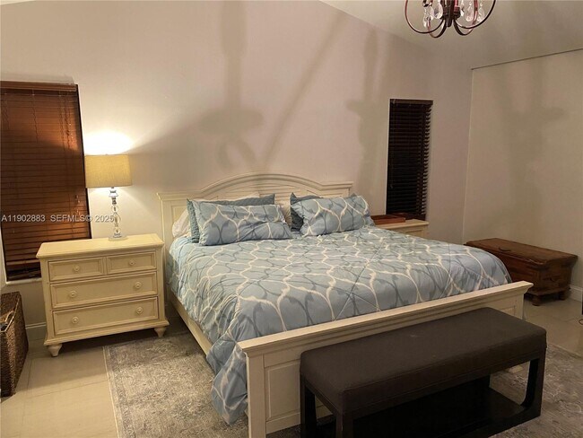 Building Photo - 13647 Barberry Dr