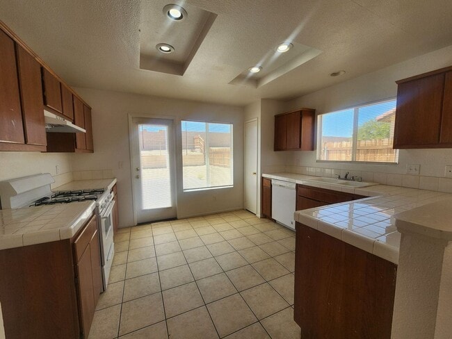 Building Photo - 3 Bedroom 2Bath- A Must See!