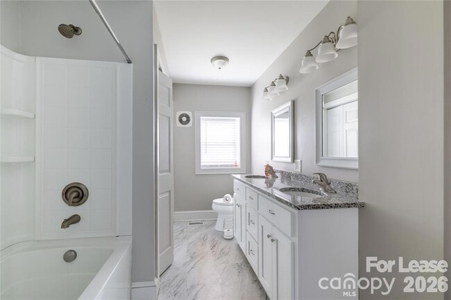 Building Photo - 123 E 2nd St