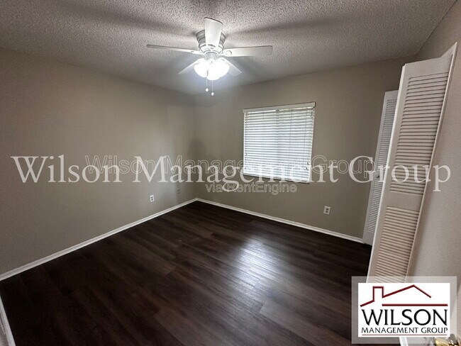 Building Photo - 321 Redwing Way