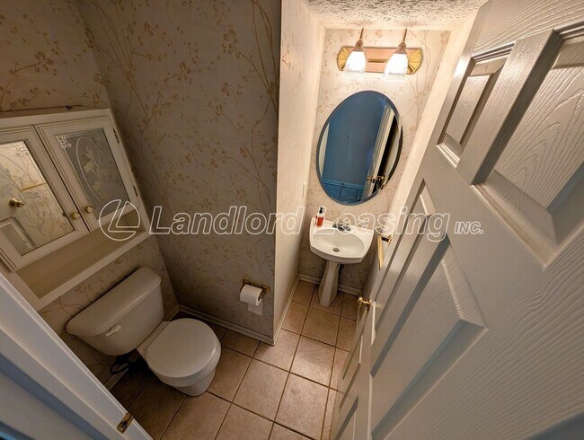 Building Photo - Avon Home with Vaulted Ceilings, Gas Firep...