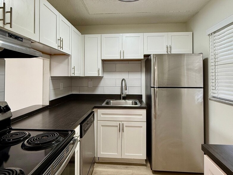 Interior Photo - Atlas at Bay Point