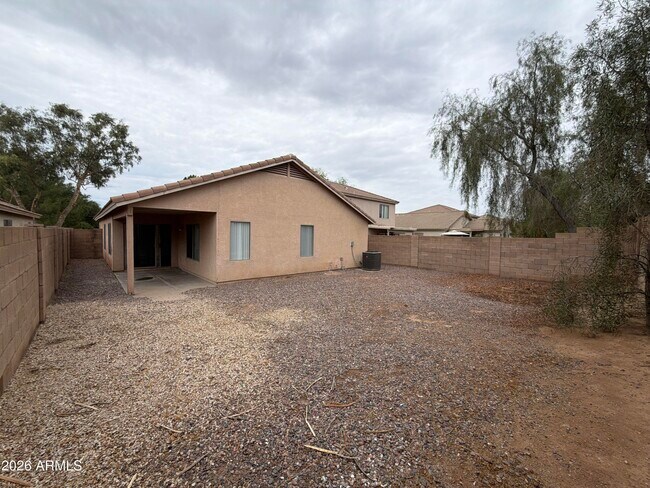 Building Photo - 12710 W Ash St