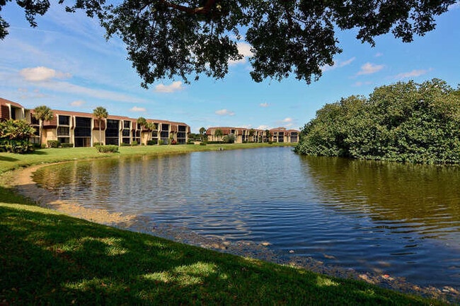 Building Photo - 5188 Woodland Lakes Dr