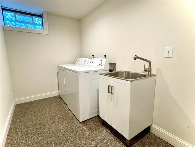 Building Photo - 5559 Turtle Lake Rd