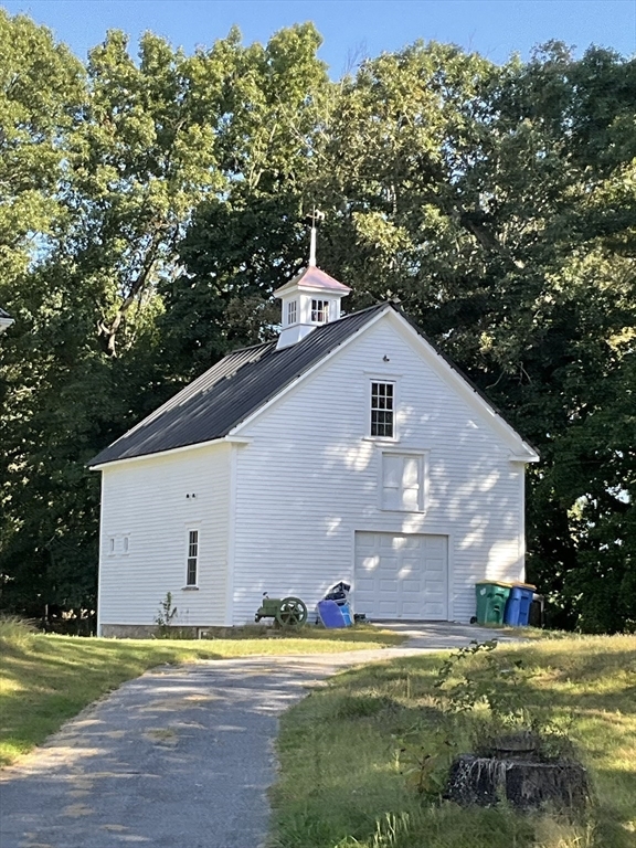 Building Photo - 46 Quaker St