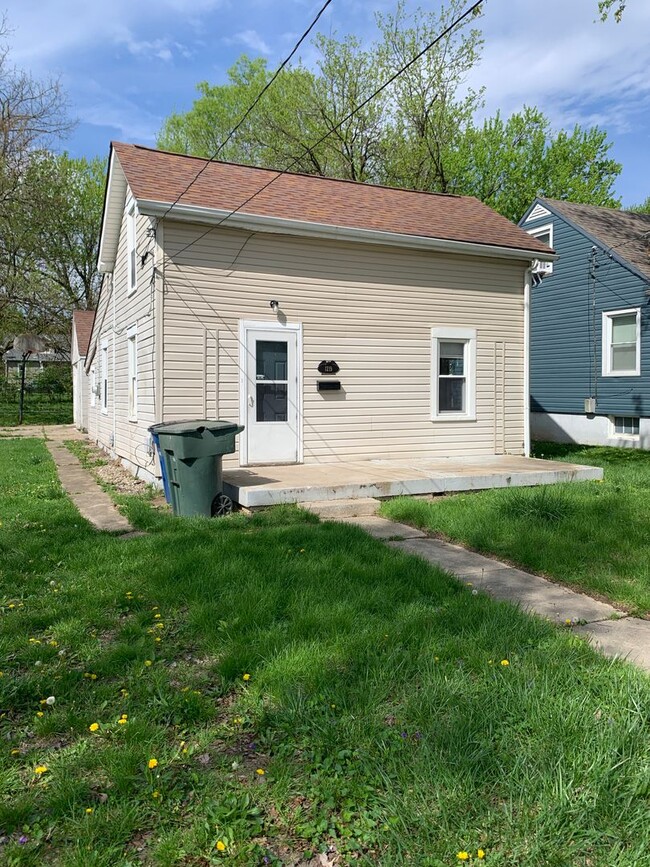 Primary Photo - Check out this 3 bedroom for rent!