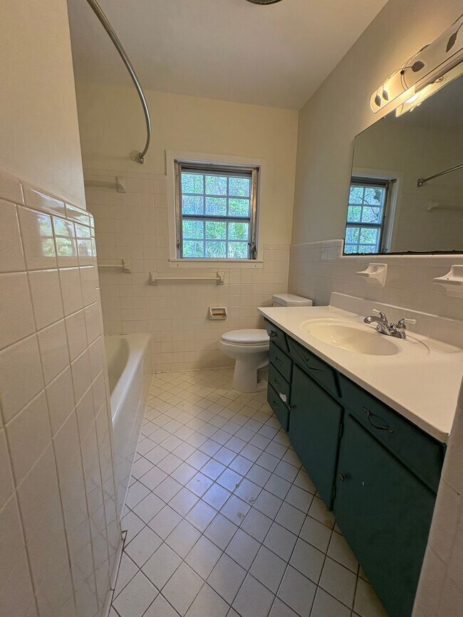 Building Photo - 2BR/2BA Home with Preserve View + Tennis C...