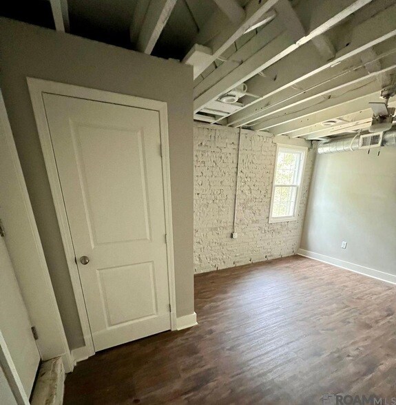 Building Photo - 418 E State St