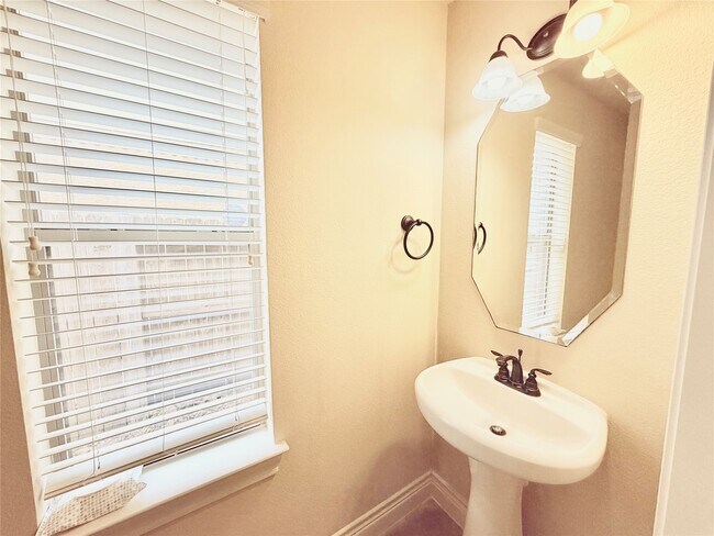 Building Photo - 22015 Rustic Canyon Ln