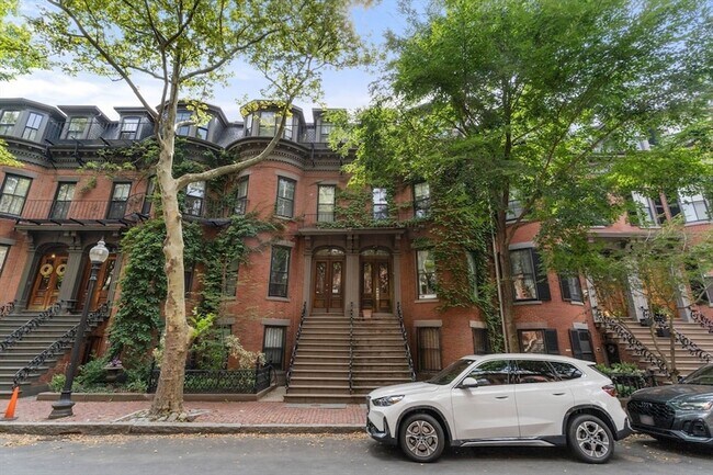 Building Photo - 182 W Brookline St