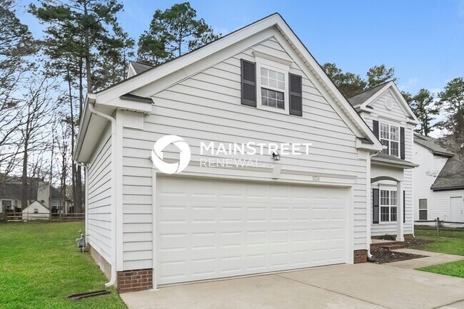 Building Photo - 3 Bedroom Pet-Friendly Home in Charlotte, NC with Main Street Renewal