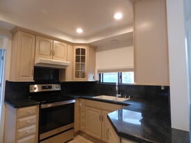 Building Photo - 8263 Camino del Oro