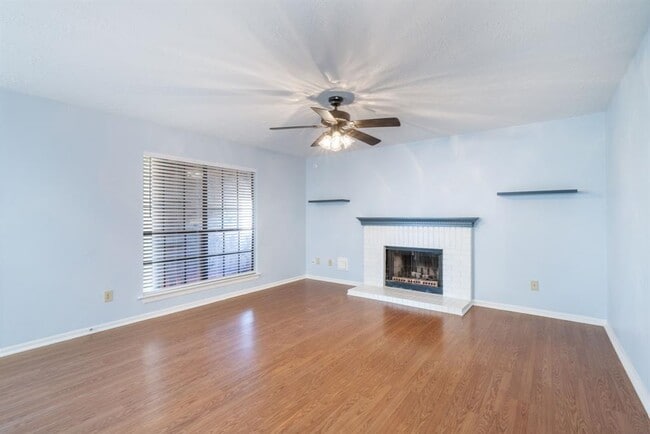 Building Photo - 4330 Heathfield Dr