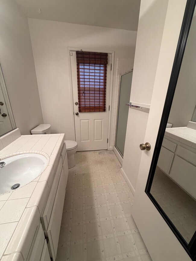 Building Photo - 4 Bedroom | 3 Bathroom | Home in Roseville